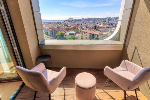 SKY PARK 1 - Luxurious #INSTAworthy Apartment in Downtown City Center with Included Parking, Best Address in Town, Bratislava (photo 5)