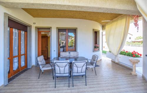 Viesnīcas āriene, 4 Bedroom Stunning Home In Roccadaspide in Roccadaspide