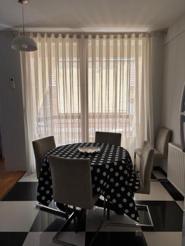 Cozy city center apartment in พริซเซ่น