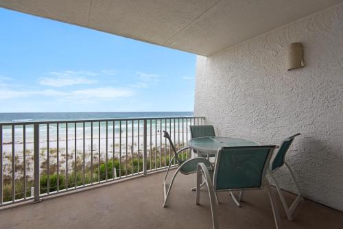 Beach House 204A by Real Joy Vacations - image 2