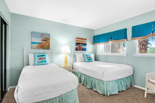 Beach House 204A by Real Joy Vacations - image 11