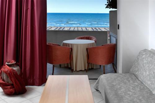 Altamarea Residence & Family Hotel - image 7