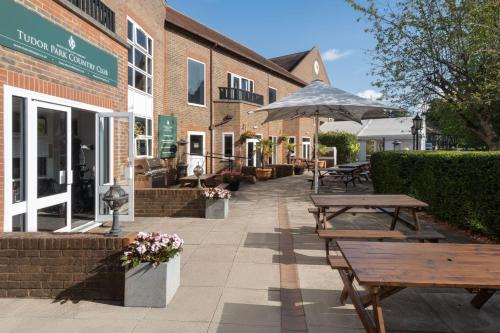 Tudor Park Marriott Hotel & Country Club - image 11