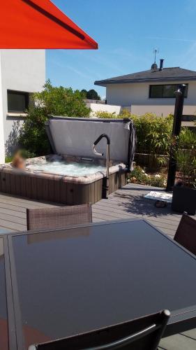 Spa, Très belle maison avec SPA extérieur (Tres belle maison avec SPA exterieur) in Nozay (Pays de la Loire)