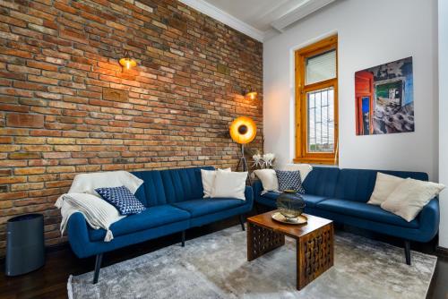 Rustic Downtown Apartment 106 m2 3