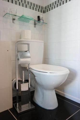 Shananagens Guesthouse - image 10