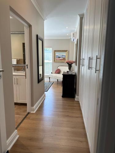 Manor 22, George (photo 7)