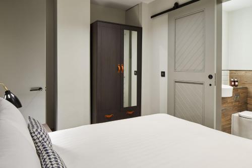 Residence Inn by Marriott London Bridge - image 11