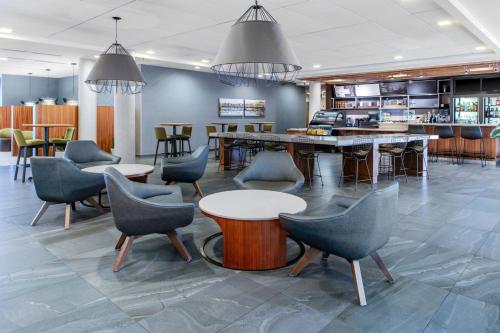 Courtyard by Marriott Yonkers Westchester County - image 7