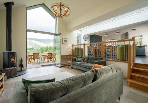 Panoramic Views & Spacious Living by LetMeStay in Grasmere