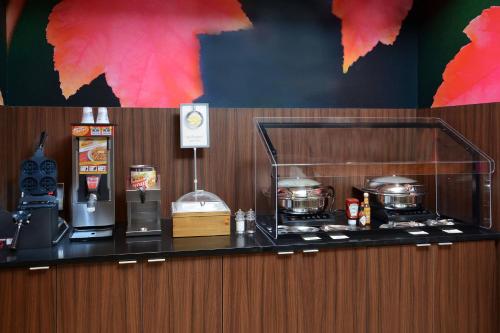 Fairfield Inn & Suites by Marriott Raleigh Capital Blvd./I-540 - image 6
