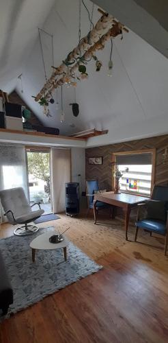 Tuinhuis In je Element in ฮูกิวีน