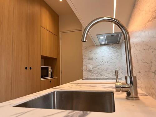 keuken, Studio Melun Peaceful Area 5 min to Train Station in Melun