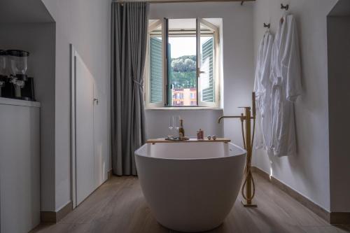 Coraline Deluxe Rooms 1