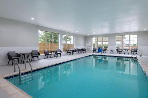 Candlewood Suites Weatherford an IHG Hotel - image 12