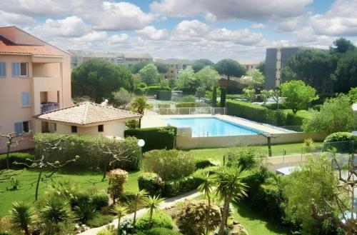 Swimming pool, Chez Timmaflo near Musée Archéologique