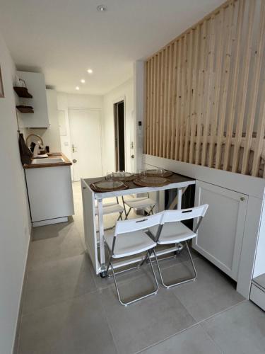 Facilities, Chez Timmaflo near Musée Archéologique