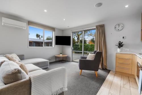 Deluxe Two-Bedroom Apartment