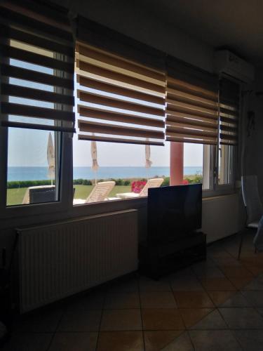 MARONIA Villa in Platanitis Maronia