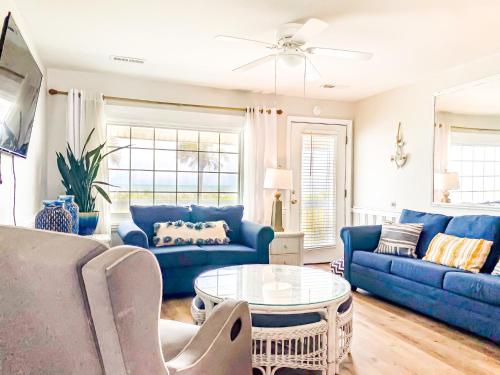 DWs Oceanfront Beach House Huge Sun Deck