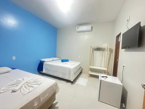 1 double bed, 1 twin bed