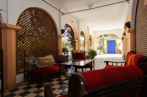 Iekārtas, Riad Isla in Ghazoua