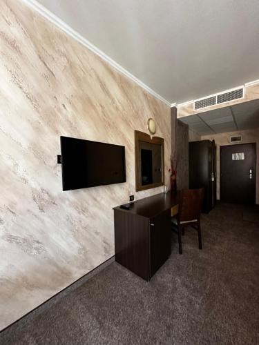 Art Hotel Babylon – Sunny Beach, WY