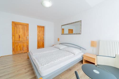 1 queen bed