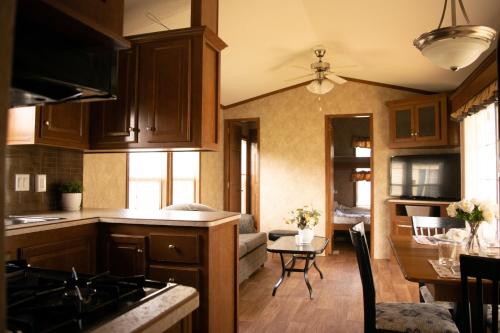 廚房, Vine Ridge Resort - Cottages in 濱湖尼亞加拉（安大略）