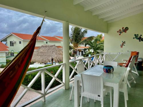 Lagoon Ocean Resort 2 bdrm/2bath with beach access in 拉古恩