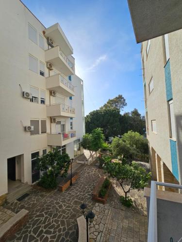 Apartment with Garden View image 5