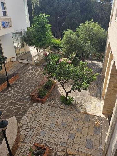 Apartment with Garden View image 4