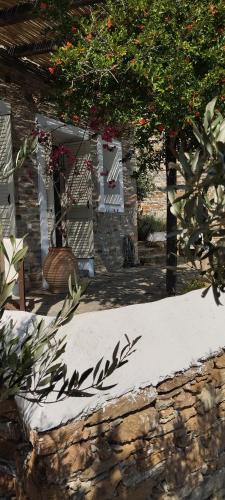 Lithos Villas Room Type - Two-Bedroom Apartment (4 Adults)