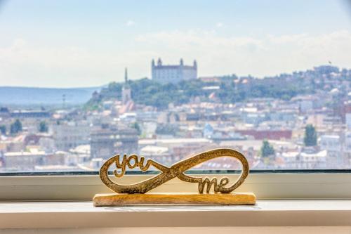SKY PARK 1 - Luxurious #INSTAworthy Apartment in Downtown City Center with Included Parking, Best Address in Town, Bratislava (photo 11)