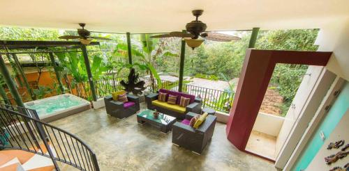 Karstais baseins, La Semilla Ecolodge in Cerro Azul
