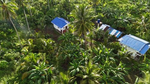 Bayay ni Nanay Bed & Breakfast in Magpupungko Beach Road in Pilar
