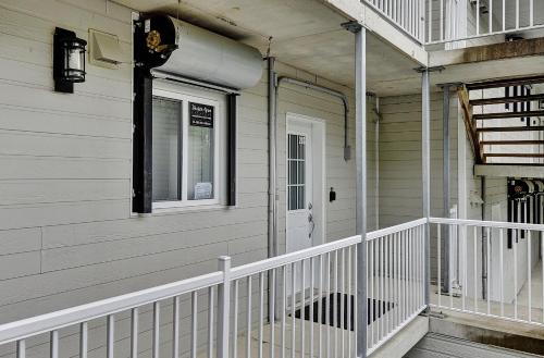 Condo 203 33 Chemin du Hameau by Les Chalets Alpins in Stoneham (QC)