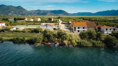 周邊環境, Kula Apartman - Neretva River in 柯普新