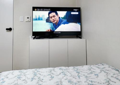 Park stay #Hongdae sinchon 10min #metro 3min #3beds, Seoul (photo 10)
