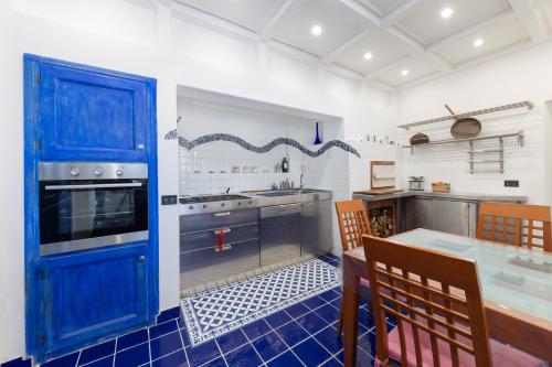 Blue di Capri Room Type - Three-Bedroom Apartment