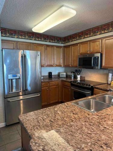 Paradise at the Beach, Complete View of Horizon