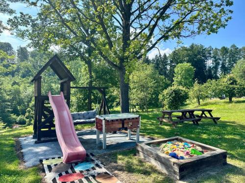 สนามเด็กเล่น, Chalupy Březka (Chalupy Brezka) in ลิบุน