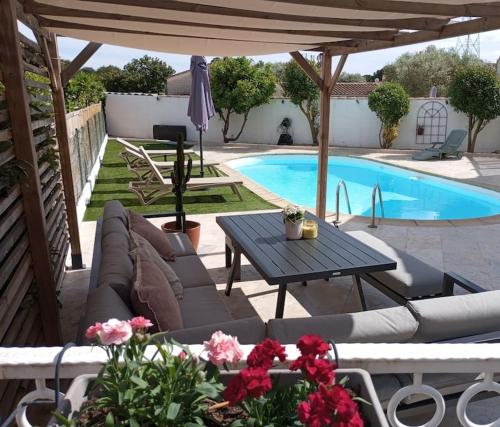 Magnifique maison avec piscine - Location saisonnière - Manduel