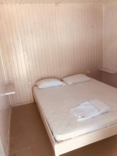 Barreira Beachfront Rooms 6 4