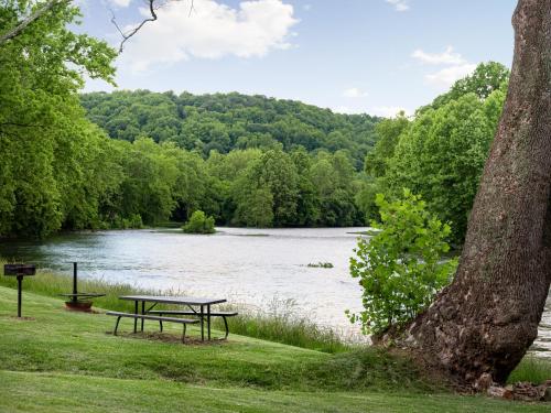Shenandoah Hilltop Hideaway in Shenandoah, USA