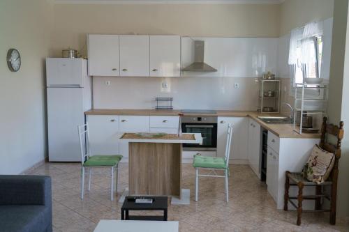 廚房, Kanalaki Peaceful Haven - Your Cozy Retreat in 卡納拉基