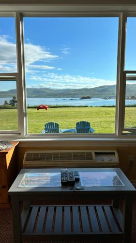 Seascape Coastal Retreat - 2 ADULTS ONLY - HOT TUB AND WITHOUT HOT TUB OCEANFRONT PROPERTY in Ingonish Beach (NS)