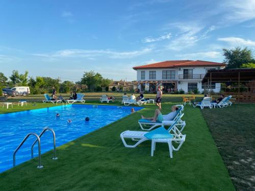 ทัศนียภาพภายนอกโรงแรม, Paradiso Resort in มาห์มูเดีย