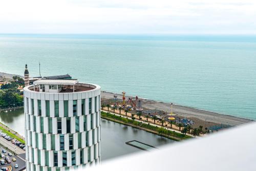 Serenity Oasis with Sea View by AESTHAVEN, Batumi (foto 8)