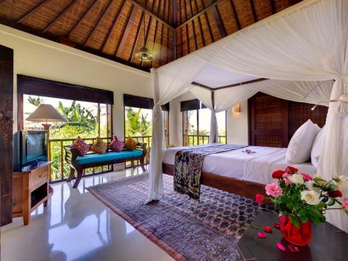 Villa with Private Pool image 10